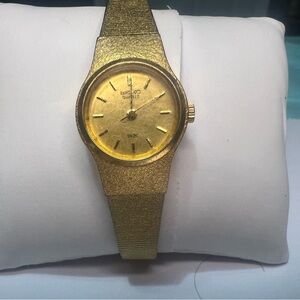 (903)Vintage Seiko Women's Gold-Tone Watch